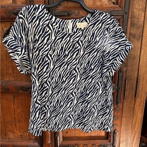 MELLODAY Blue and White Zebra Print Short Sleeve Top NWOT Size M